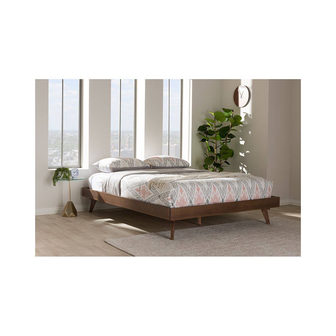 Solid Wood Bed Frame Full / Walnut Brown Y3582
