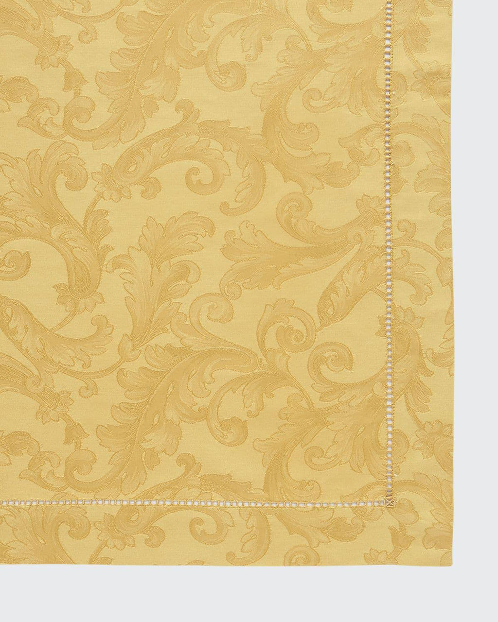 Sapphire Table Linens M2685