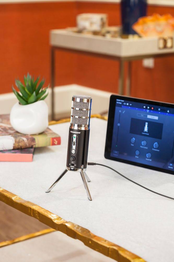 Satellite iOS/USB Broadcast Microphone C703000