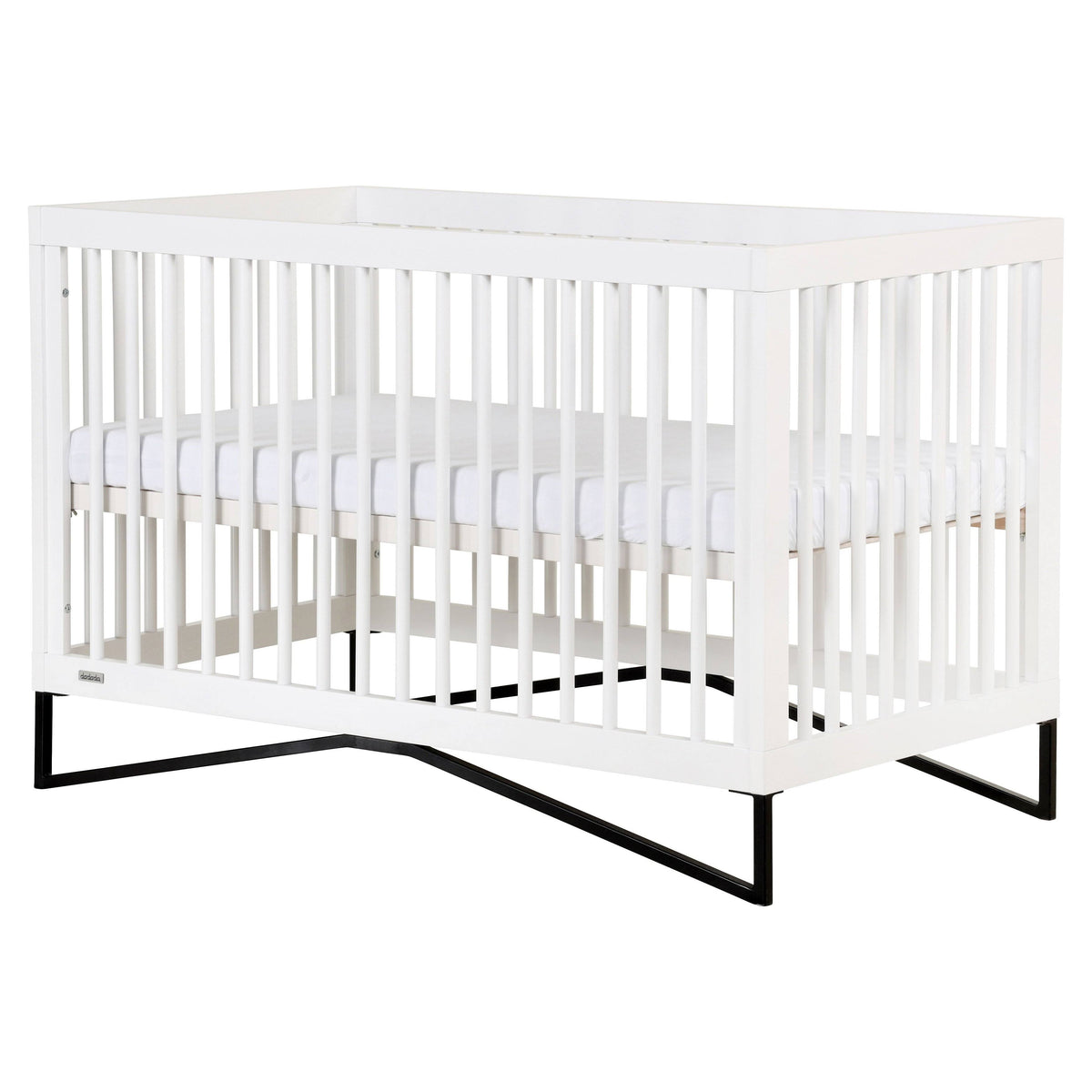 3-in-1 Convertible Crib White/Black G82438