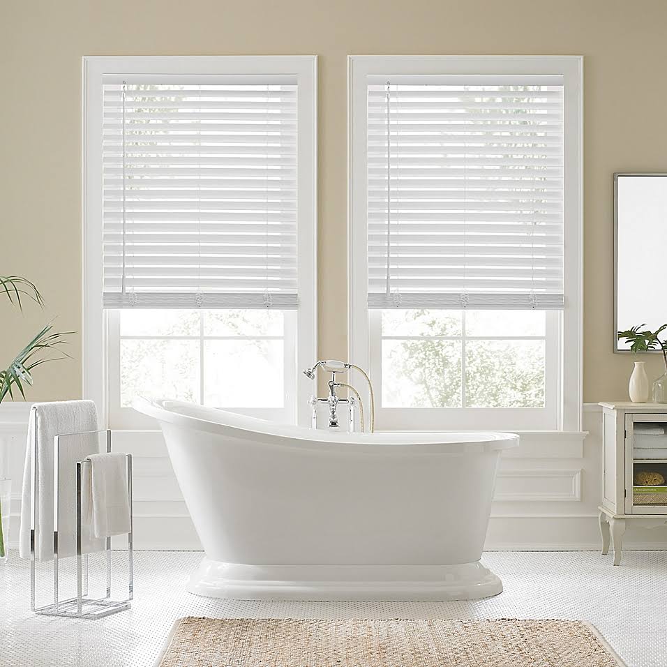 Faux Wood Cordless Shade in White Q5705