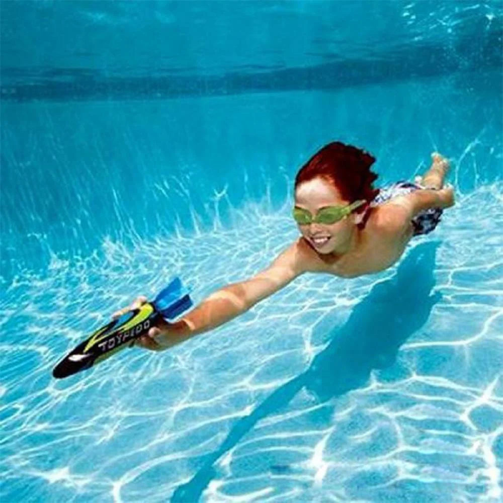 4 Colorful Pool Diving Shark Toys C4369