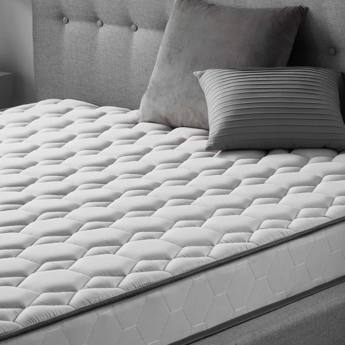 Full Innerspring Mattress U2676