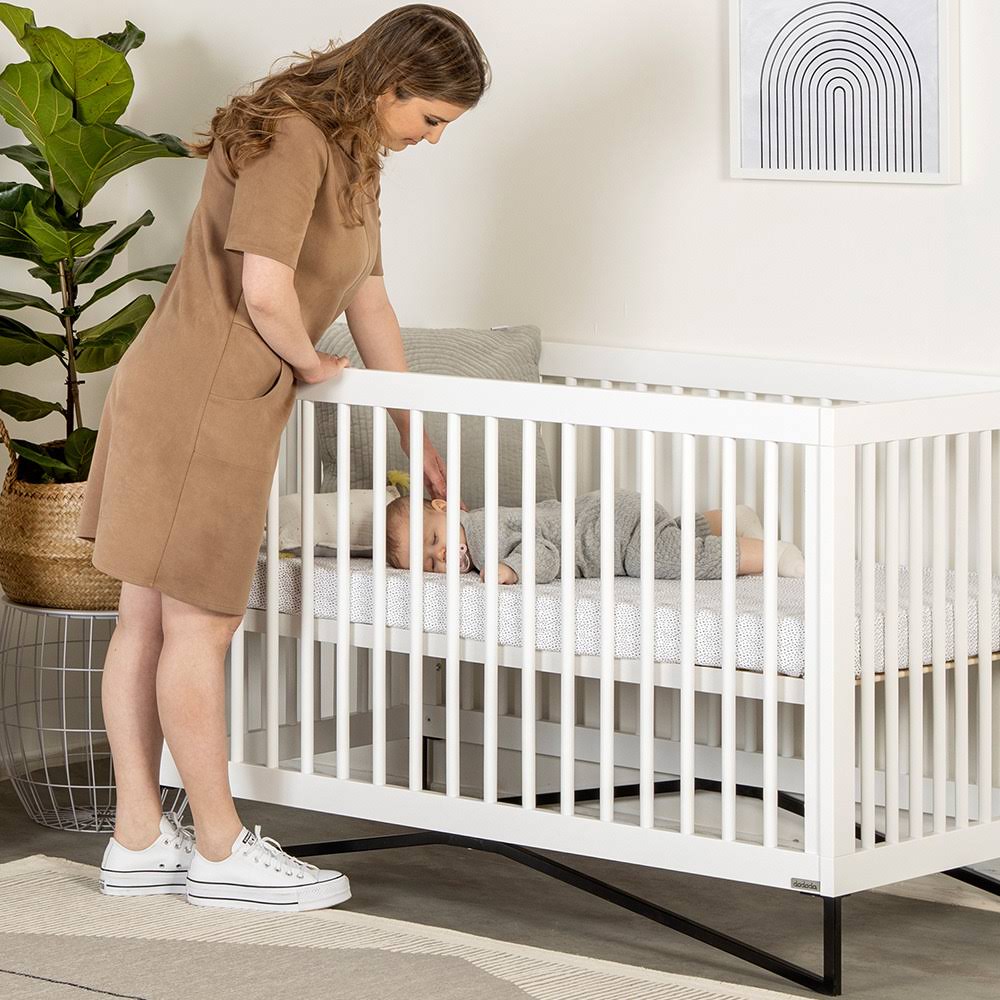 3-in-1 Convertible Crib White/Black G82438
