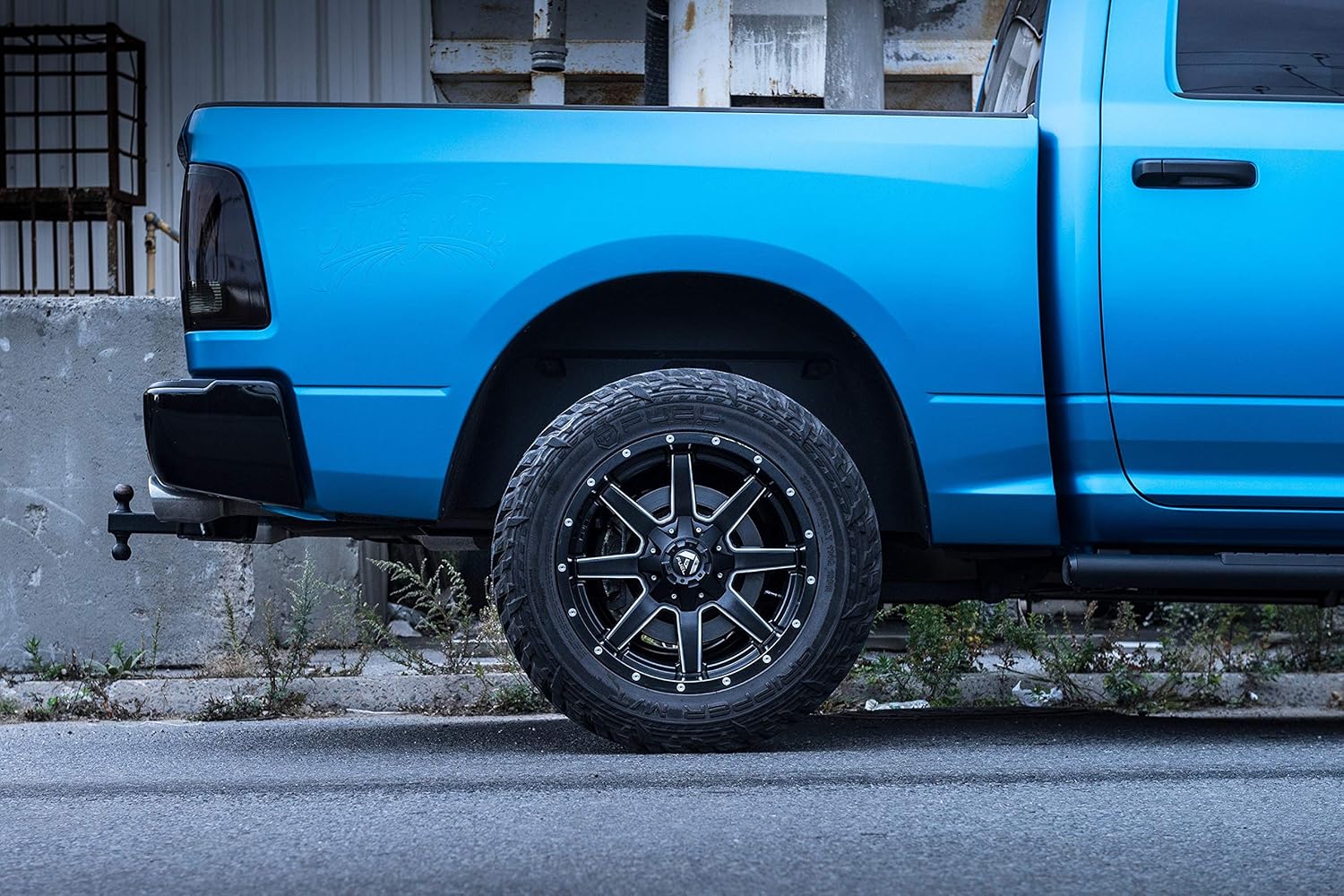 Black Wheel with Matte Milled Accents, 20 x 10 inches M9274